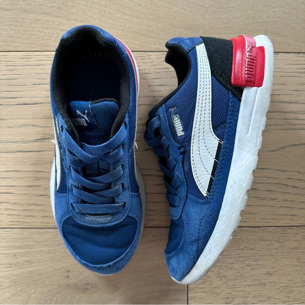 Puma Blue and Red Sneakers with Retro Athletic Design